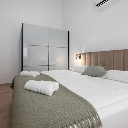 Prestige Apartment Makarska